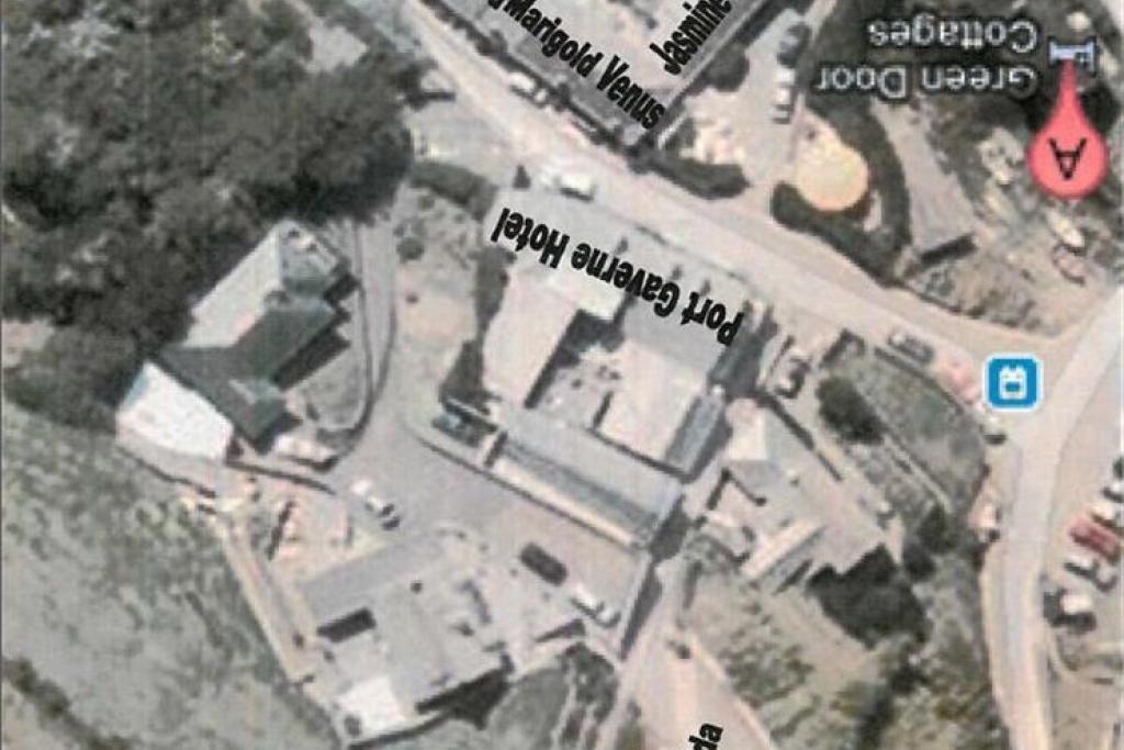 Courtyard - Green Door Cottages بورت إيزاك المظهر الخارجي الصورة